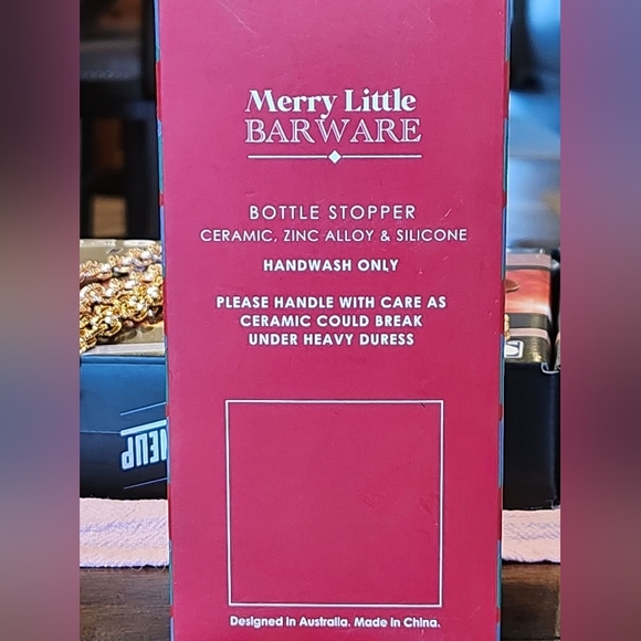 Merry Little Barware Christmas tree snow globe wine bottle stopper - Picture 4 of 7